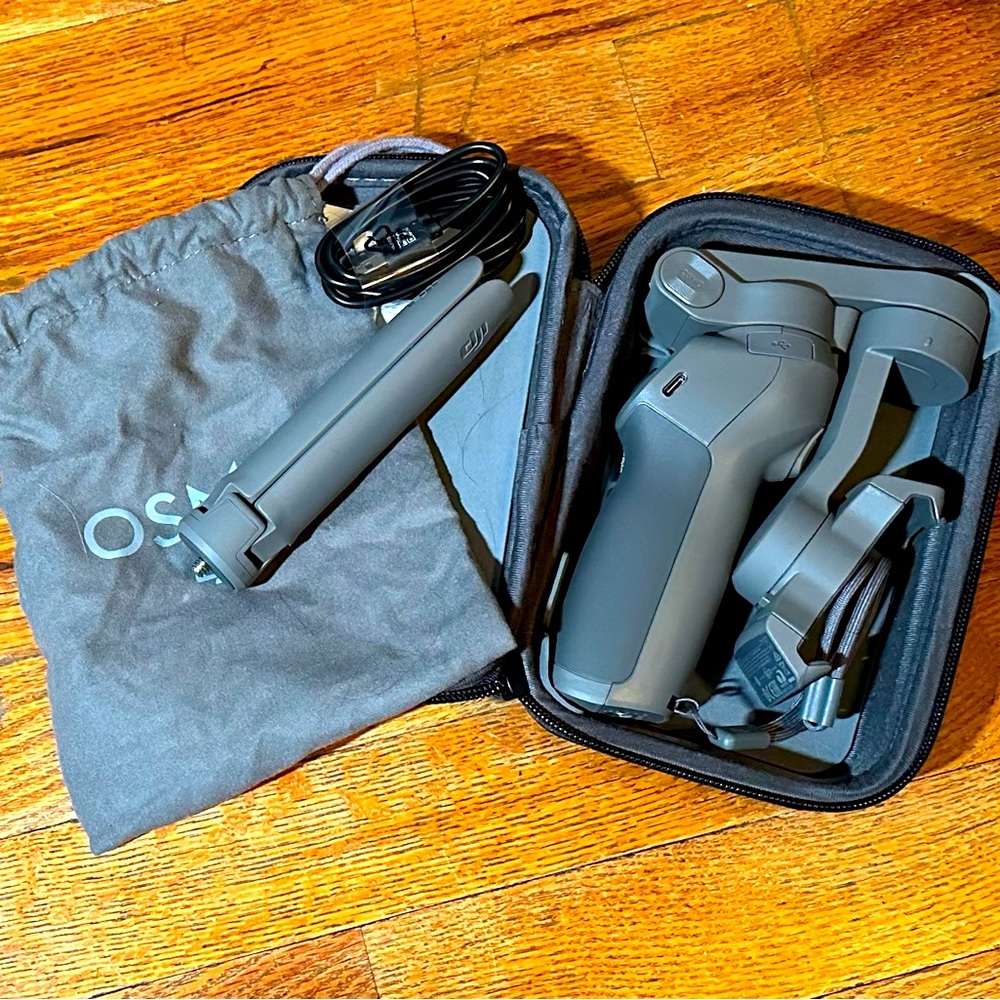 DJI OSMO SMARTPHONE STABILIZER GIMBAL